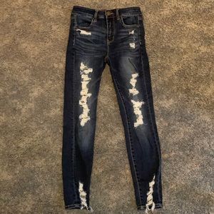 I am selling a pair of American eagle jeans in a size 4.